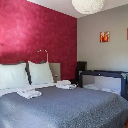 La Bagatelle Apartment *